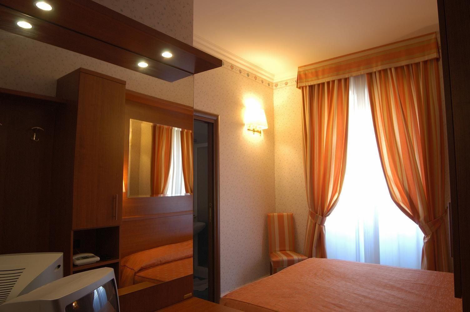 Dina Hotel Rome